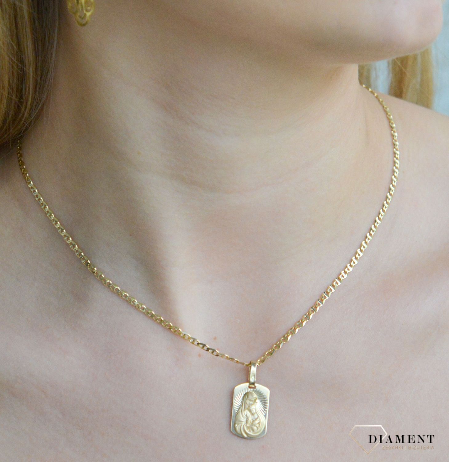 Złota zawieszka 585 medalik Matka Boska z dzieciątkiem ZA 7633A.jpg